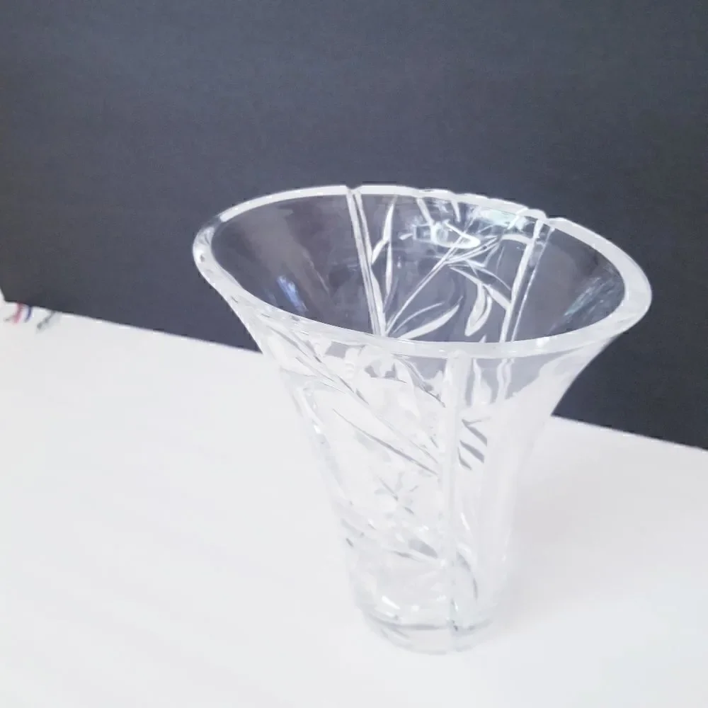 Vintage Cristal d'arques lead crystal vase